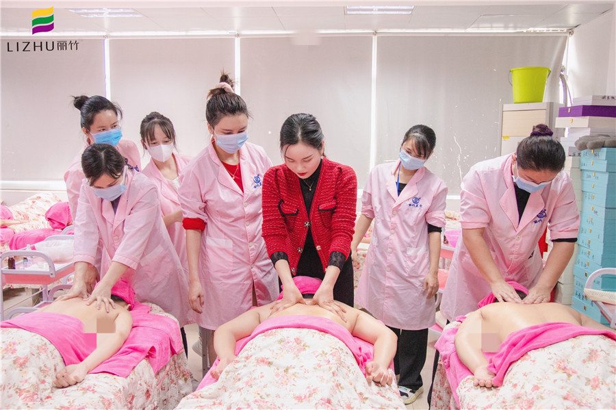 背部疏通的好處，廣西美容養(yǎng)生培學(xué)校告訴你