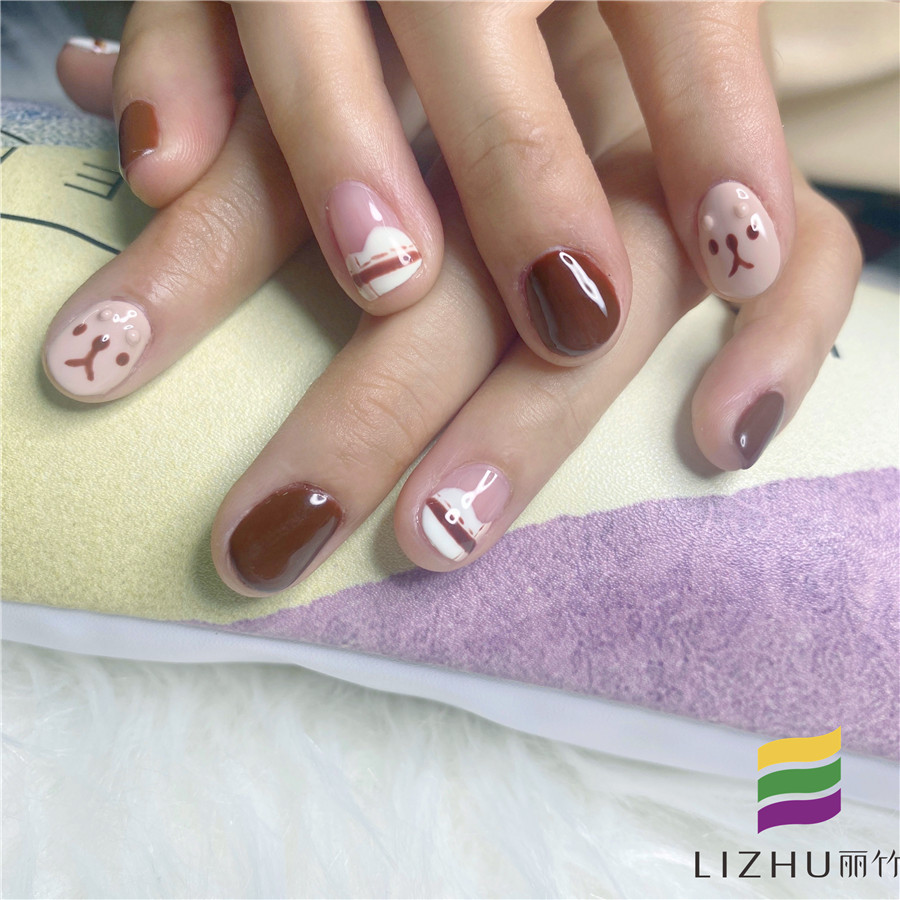 短指甲很疼怎么辦？南寧專業(yè)美甲學(xué)校有秘方