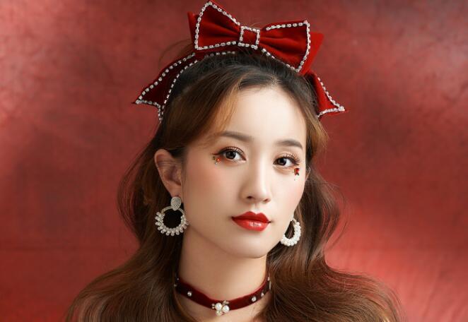 甜美約會妝教程，南寧化妝培訓(xùn)專業(yè)分享