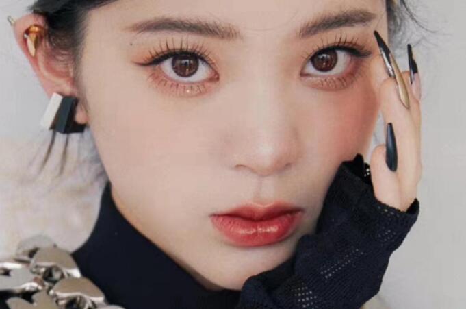 學(xué)小鹿感財(cái)閥千金”仿妝，知南寧學(xué)化妝哪家?guī)熧Y強(qiáng)_