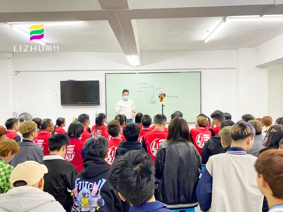 美發(fā)方形堆積注意事項，廣西美發(fā)師培訓(xùn)班課程教授