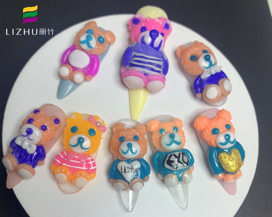 小熊雕花美甲，告訴你廣西哪里可以學(xué)雕花美甲