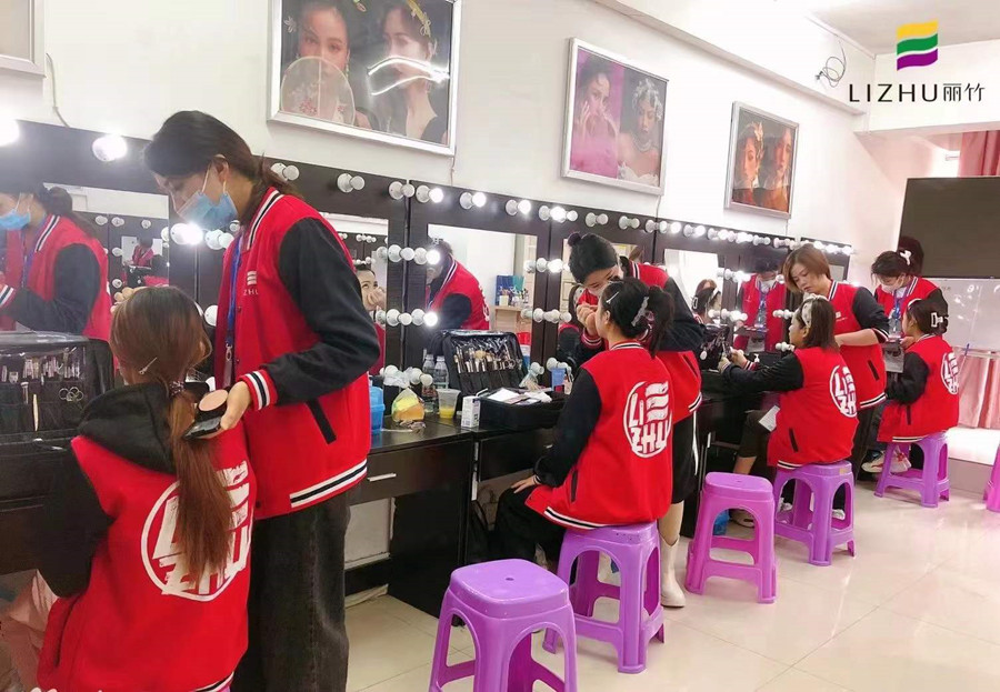 南寧化妝學(xué)校怎么招生？來麗竹化妝學(xué)?？纯淳椭懒?>
								
								<span id=