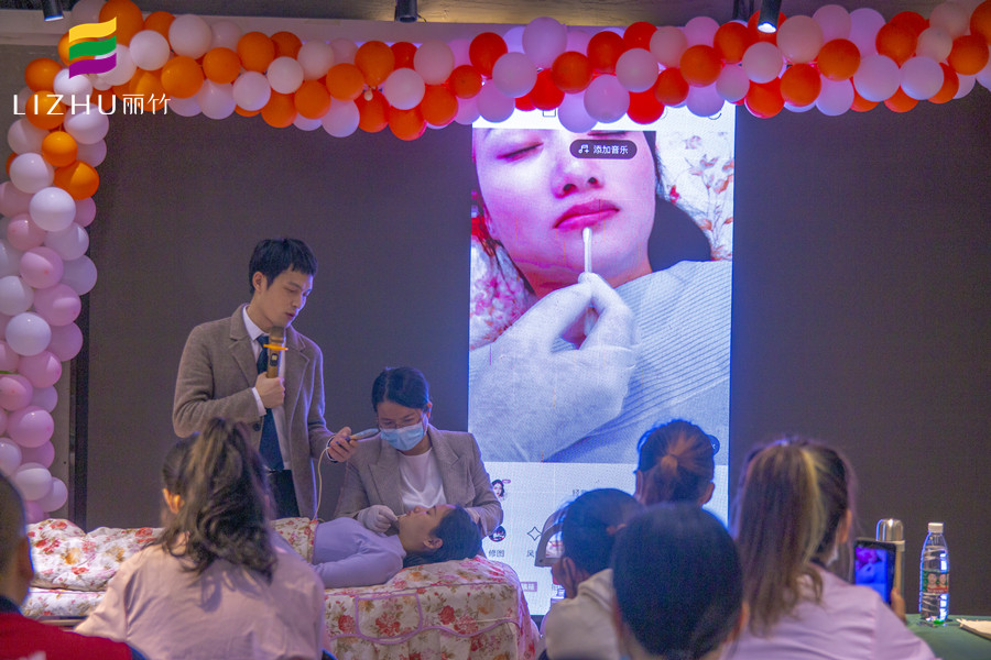 如何處理烏唇？南寧紋繡培訓(xùn)學(xué)校教你