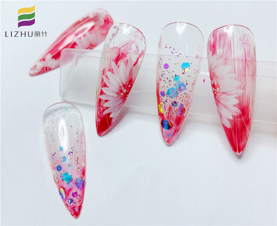 欣賞雛菊新年美甲，告訴你南寧哪里教的美甲受歡迎