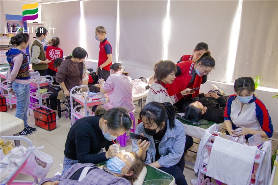 南寧哪里可以學(xué)紋繡？麗竹5月紋繡培訓(xùn)歡迎你