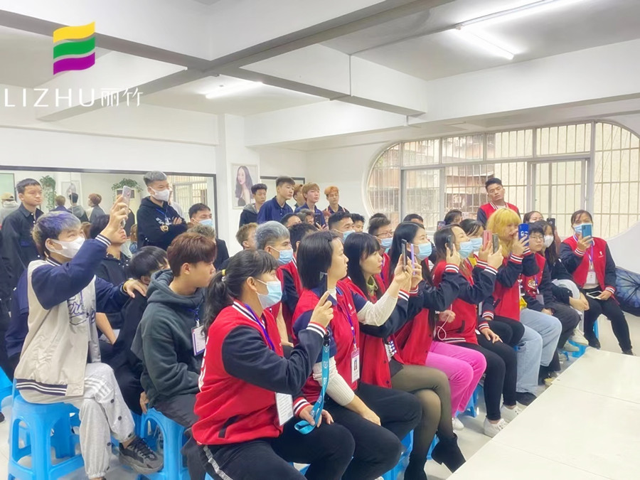 年后不知學(xué)什么技術(shù)？來(lái)廣西專(zhuān)業(yè)美發(fā)學(xué)校吧