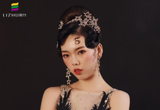 廣西彩妝培訓(xùn)學(xué)校作品欣賞，打造不同風(fēng)格的新娘妝