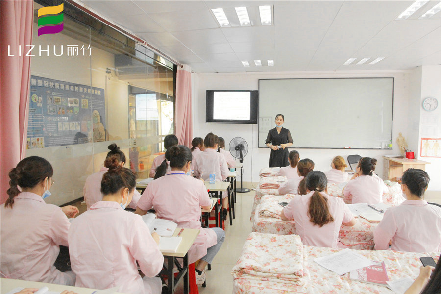 南寧學(xué)習(xí)美容在哪里？麗竹美容培訓(xùn)班火熱招生