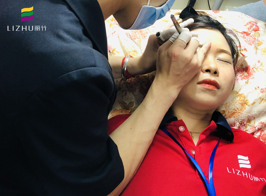 紋繡后眉毛發(fā)癢應(yīng)對(duì)方法（上），南寧紋繡護(hù)理