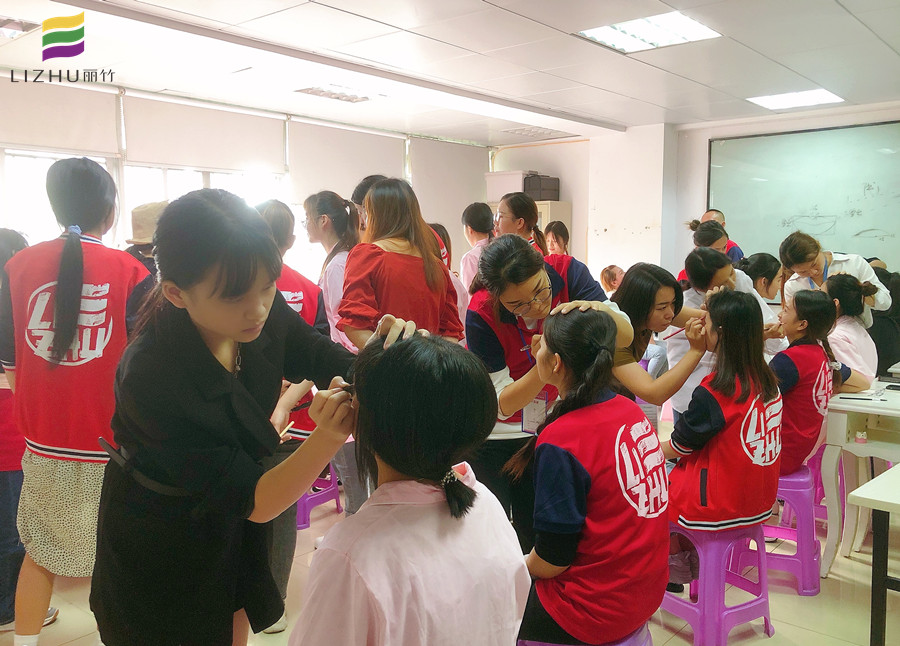 紋繡不同部位能保持多久？南寧專業(yè)紋繡培訓(xùn)學(xué)校為你講解