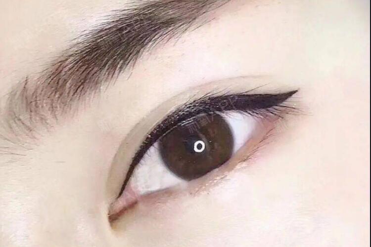 美瞳線技巧，南寧紋繡培訓(xùn)班找到啦