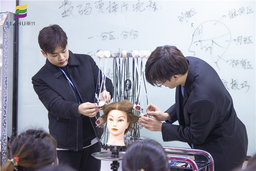 數(shù)碼燙操作流程，學燙染到麗竹學校