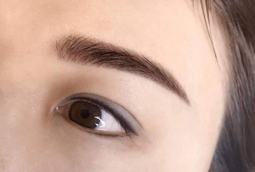 南寧學紋眉：天氣熱適合做眉毛嗎？