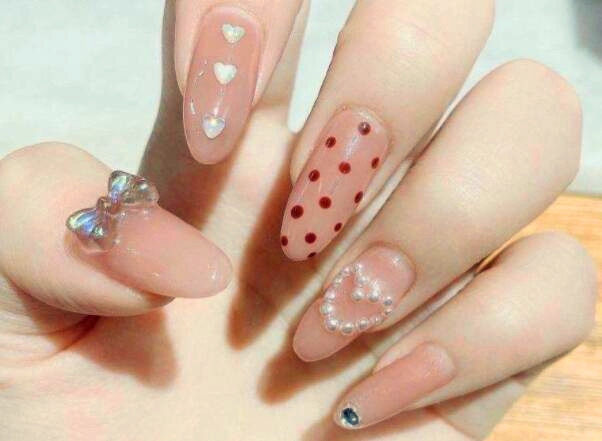 浪漫裸色美甲推薦，廣西美甲網(wǎng)紅分享