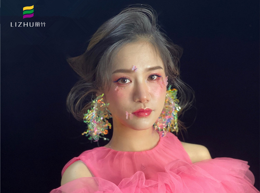 新娘桃花妝造型，告訴你學新娘妝到哪里學