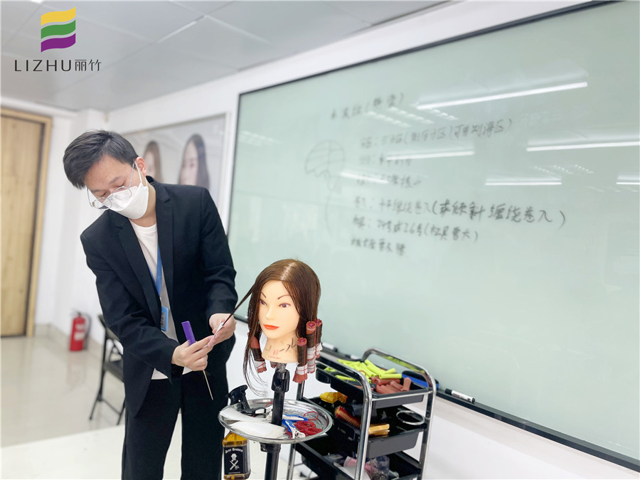 水波紋燙發(fā)實操，南寧美發(fā)職業(yè)培訓(xùn)