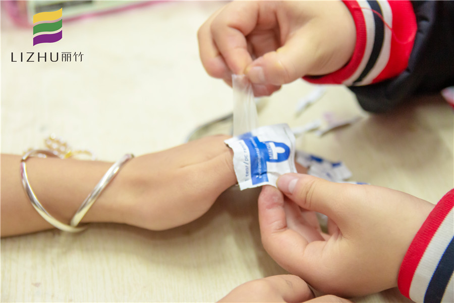 學(xué)美甲理論知識(shí)：沒有卸甲水怎么卸指甲油？