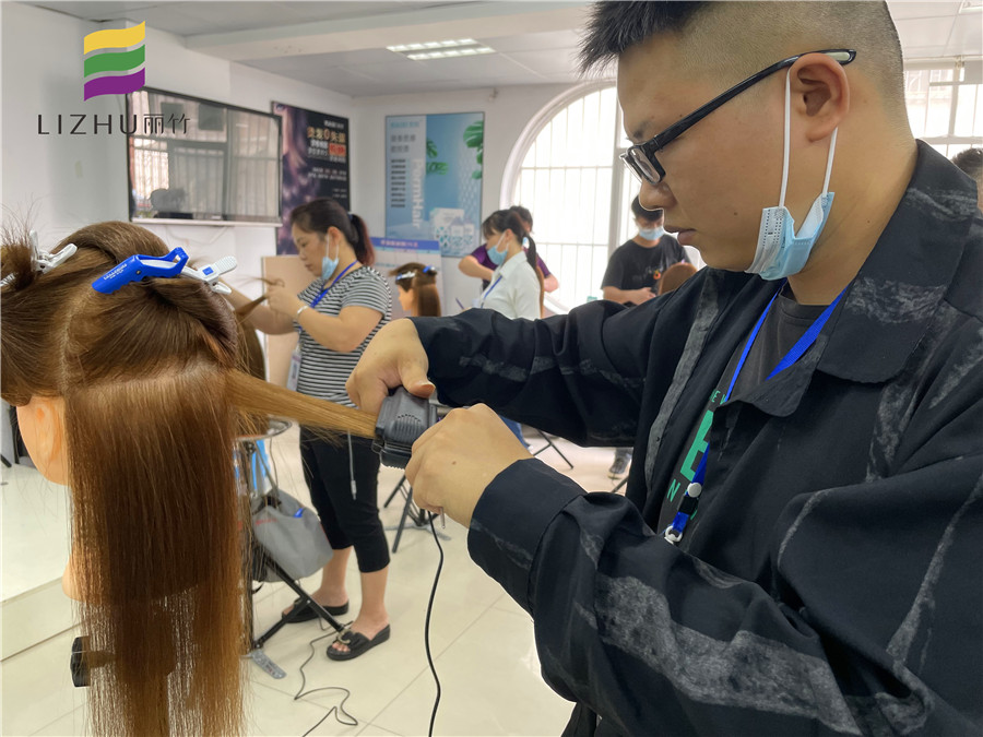 拉直發(fā)的教程知識點概括，廣西學燙染一對一教學