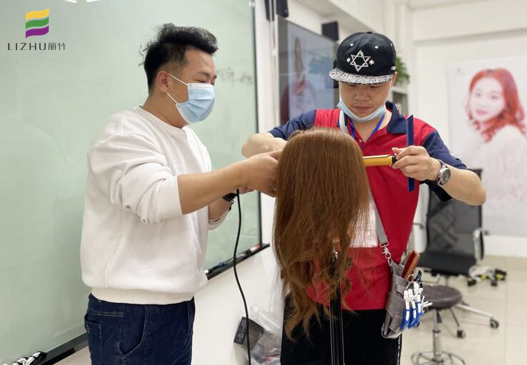 美發(fā)電棒基礎手法，南寧美發(fā)電棒造型培訓班