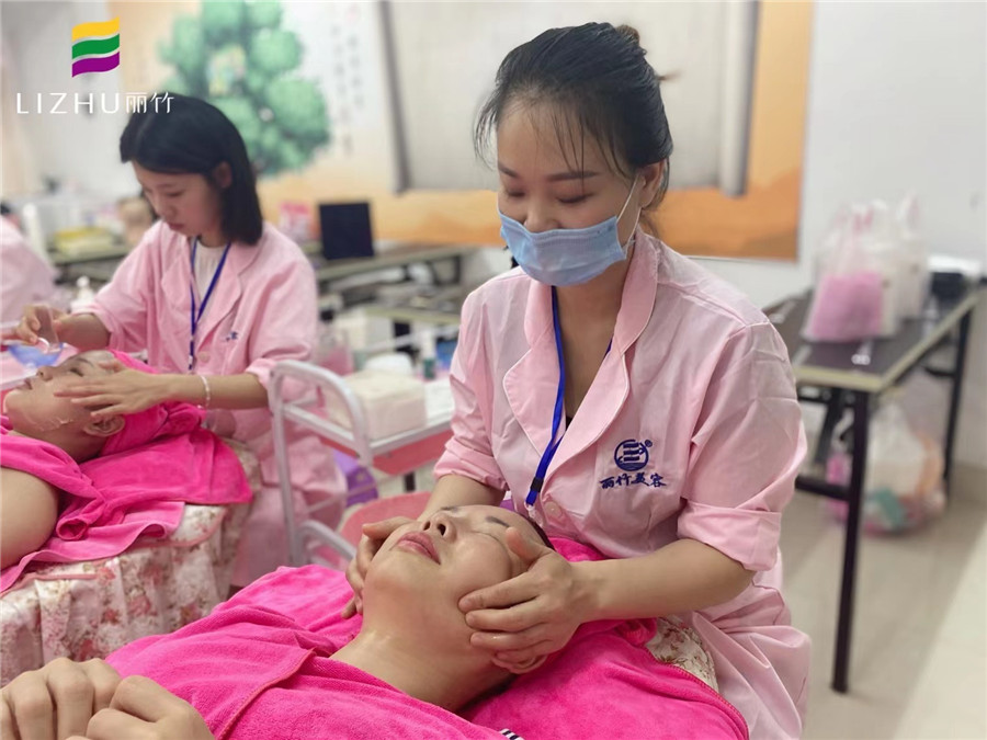 面部皮膚護理要學什么？廣西美容學校十大名校為你介紹