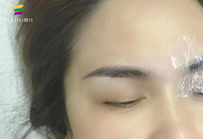 紋眉后如何快速消腫？南寧學(xué)紋繡技術(shù)