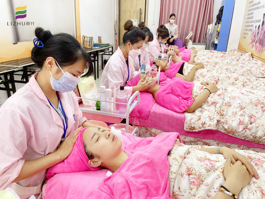 美容面部清潔護(hù)理步驟，廣西美容課程基礎(chǔ)