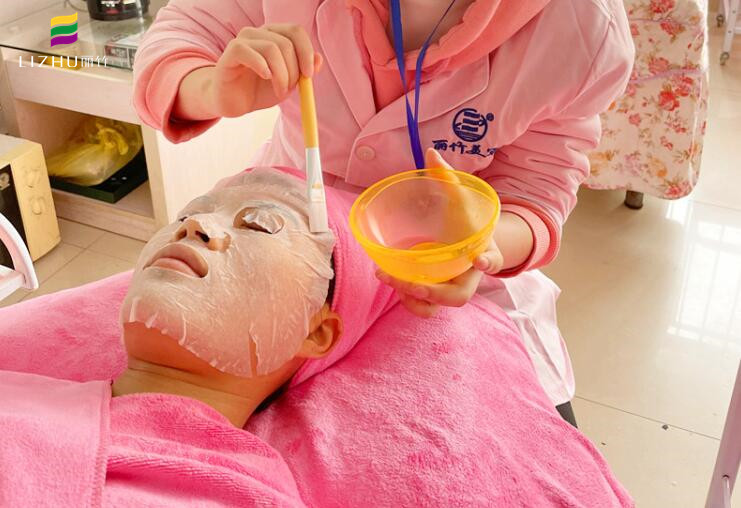 臉部嚴(yán)重缺水怎么快速補(bǔ)水？廣西美容護(hù)膚培訓(xùn)有妙招