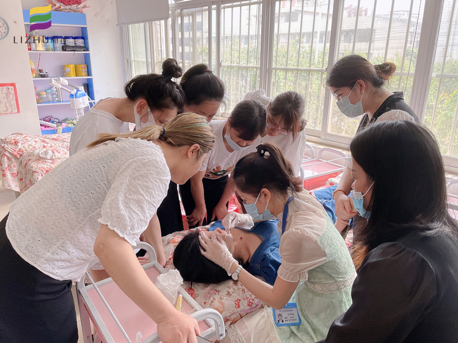 實(shí)用紋繡技巧，南寧紋繡學(xué)校為你揭秘