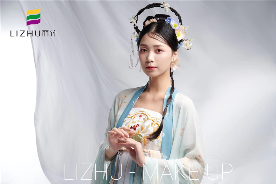 漢服彩妝造型，南寧排名前三化妝學(xué)校作品