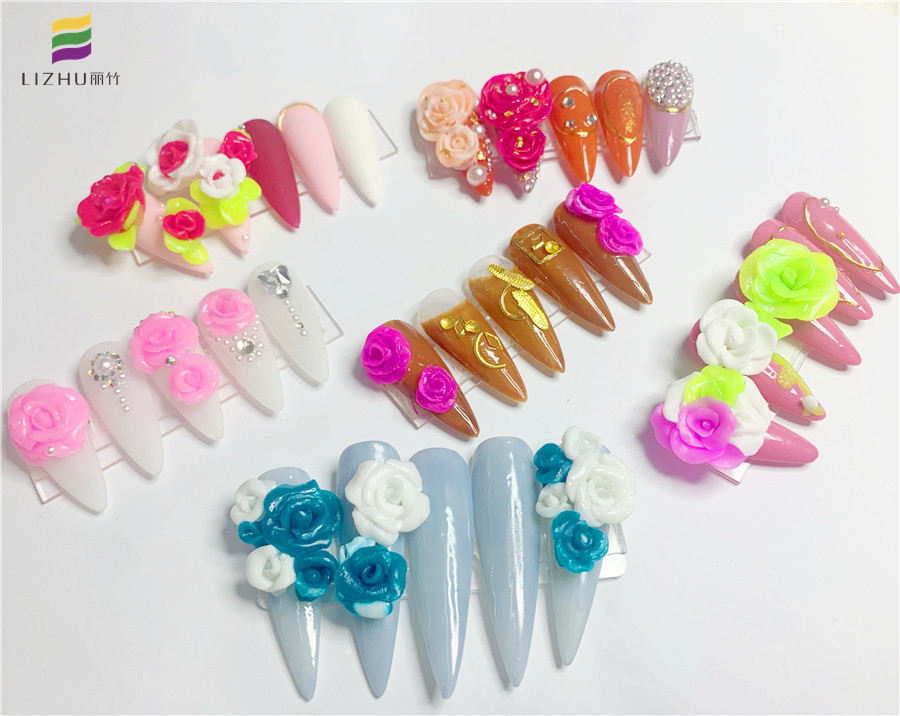 雕花美甲圖片，南寧美甲十大名校學(xué)員作品