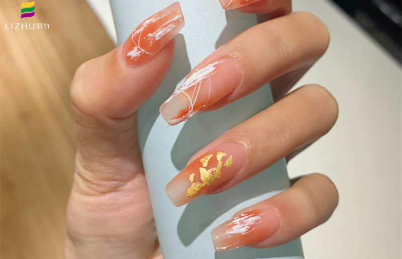 南寧美甲培訓(xùn)短期班作品：磨砂美甲、小香風(fēng)格美甲、棋盤格美甲