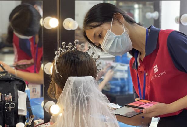 南寧化妝培訓(xùn)學(xué)校學(xué)員畢業(yè)總結(jié)