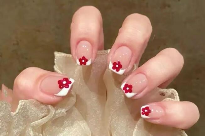 腮紅美甲圖片欣賞，南寧美甲職業(yè)培訓(xùn)學(xué)校推薦