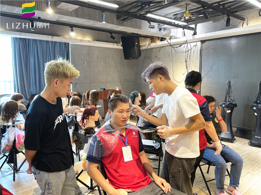 美發(fā)新手燙染技巧，廣西燙染培訓(xùn)課程