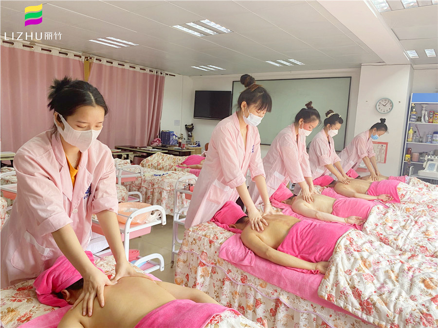 南寧美容實訓(xùn)：推肩胛骨有什么好處