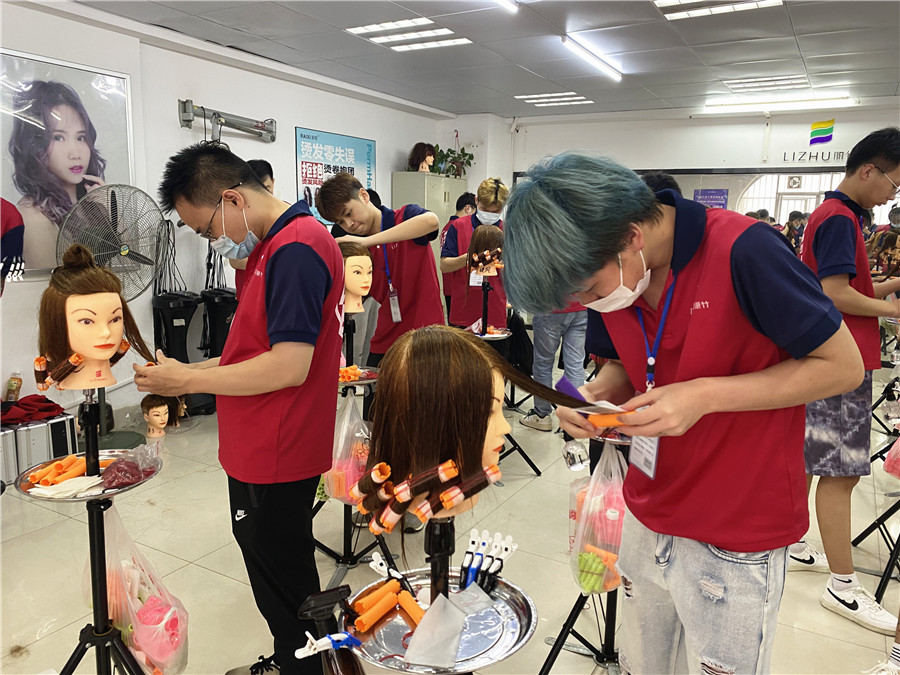 新手如何快速掌握標(biāo)準(zhǔn)杠？美發(fā)上杠技巧總結(jié)