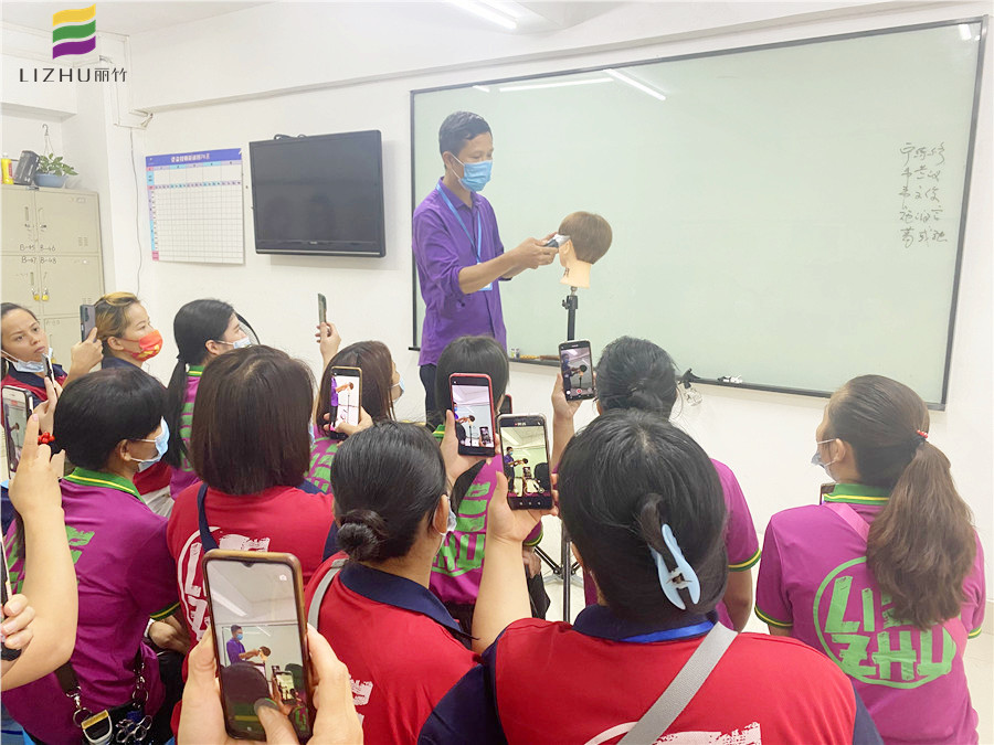 如何根據(jù)臉型修剪鬢角？廣西理發(fā)剪發(fā)學校教你