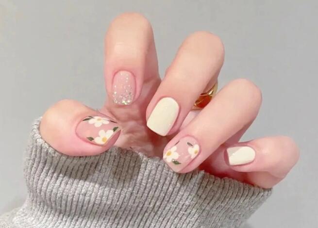 春夏黃皮顯白美甲，廣西美甲培訓(xùn)短期班推薦