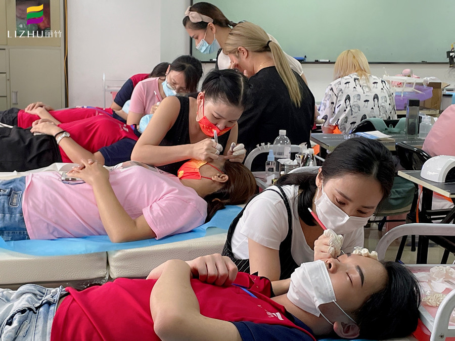 被舒緩膏灼傷處理的方法，廣西紋繡正規(guī)學(xué)校分享建議