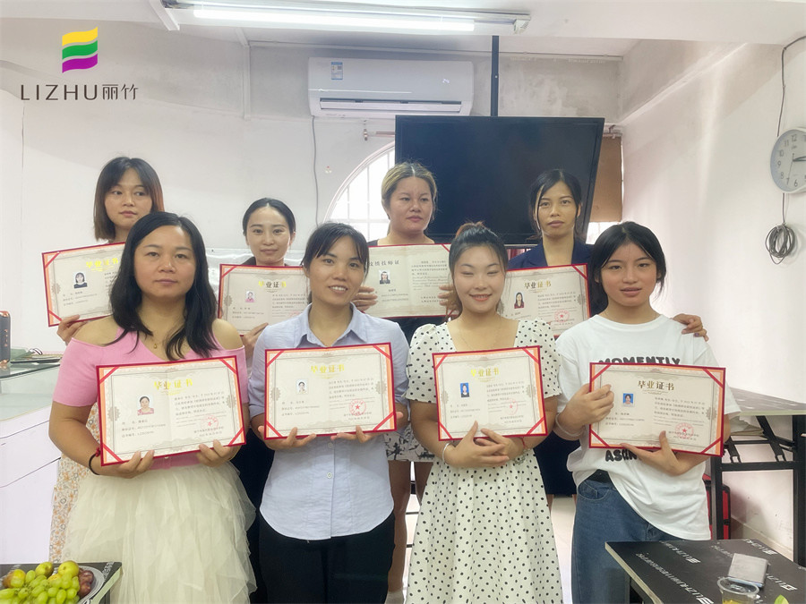 南寧紋繡培訓班座談會，學員們滿載而歸