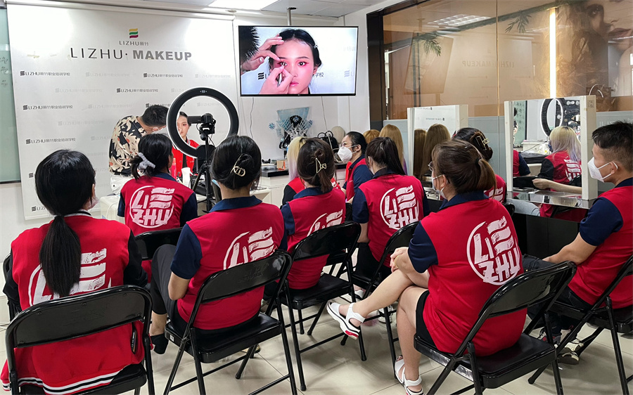 國(guó)風(fēng)妝容造型課堂 ，都是復(fù)古回憶的味道