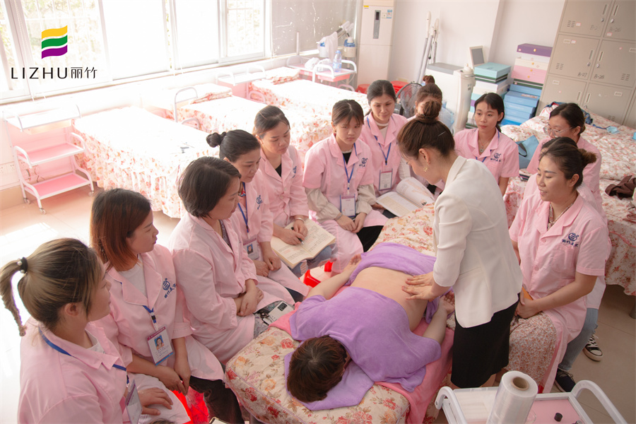 按摩腰部的好處，南寧美容美體養(yǎng)生學(xué)校告訴你