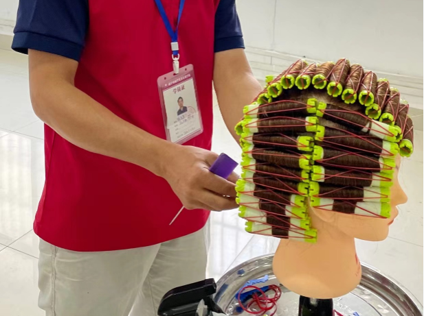 美發(fā)上杠常用技巧，南寧燙染技師培訓(xùn)課程