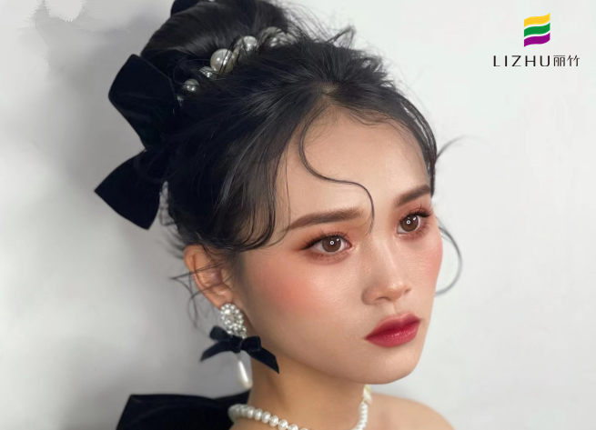 黑色禮服造型，廣西美妝造型學(xué)校作品分享