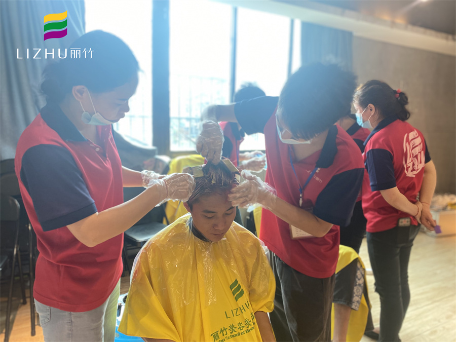 燙發(fā)之后多久染發(fā)比較好？南寧燙染技師班和你說