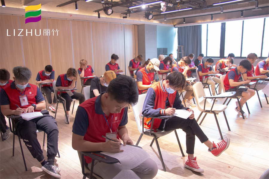 廣西南寧美發(fā)培訓學校理論考核現(xiàn)場