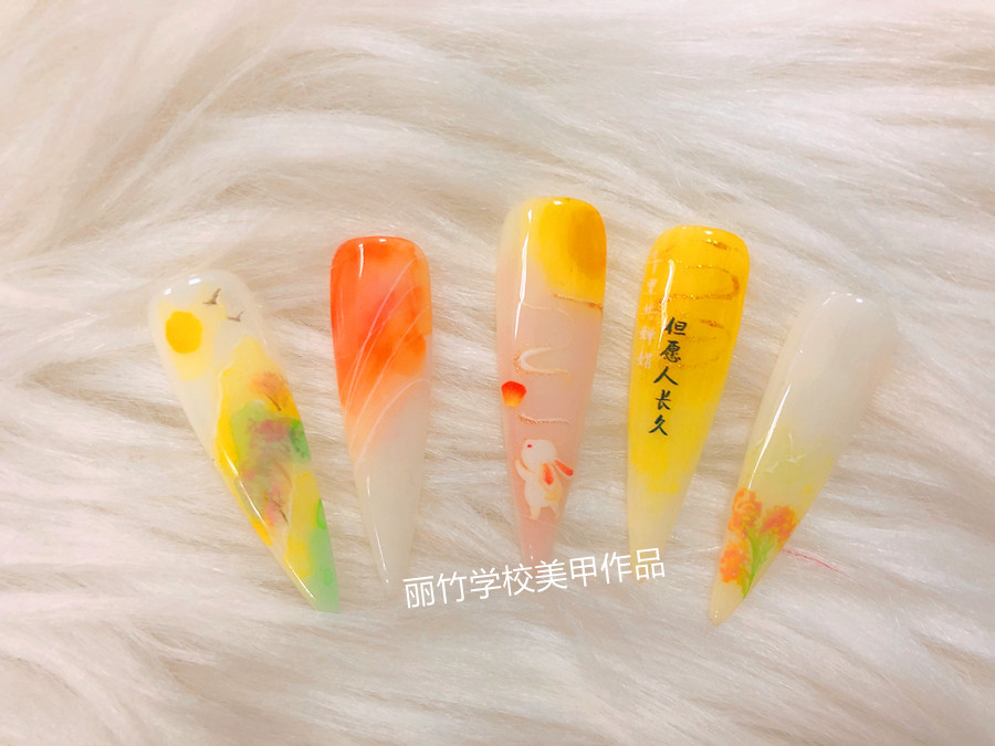 美甲的甲面不亮？南寧麗竹美甲學校教你處理