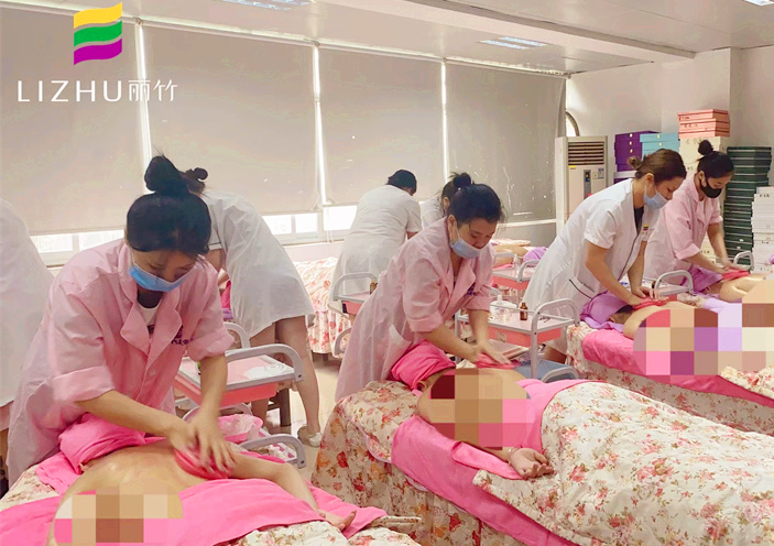 肩胛骨多久按摩一次比較好？南寧美容理論知識(shí)培訓(xùn)