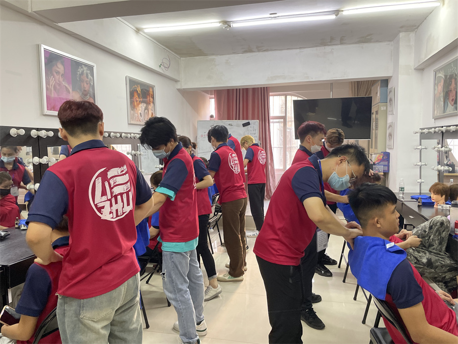 美發(fā)按摩實(shí)訓(xùn)，南寧美發(fā)專業(yè)學(xué)校洗護(hù)課程